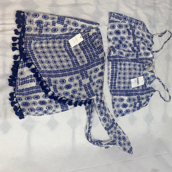 Forever 21 large 2 piece - Picture 4 of 7